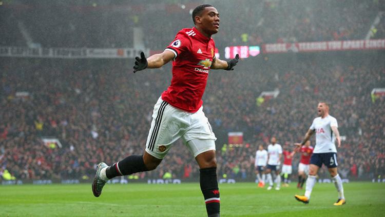 Selebrasi Anthony Martial usai membobol gawang Tottenham. Copyright: Getty Images