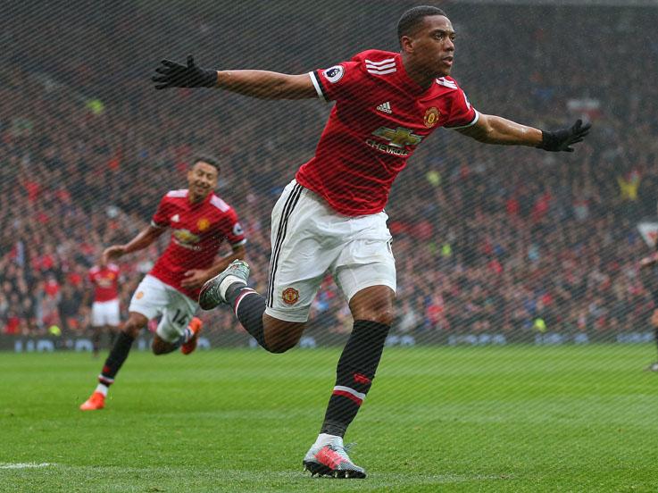 Selebrasi Anthony Martial (Manchester United) setelah menjebol ke gawang Tottenham Hotspur. Copyright: Indosport.com