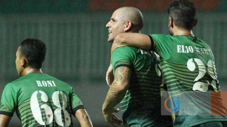 Elio Bruno cetak hattrick ke gawang Persegres Copyright: Liga-Indonesia.id