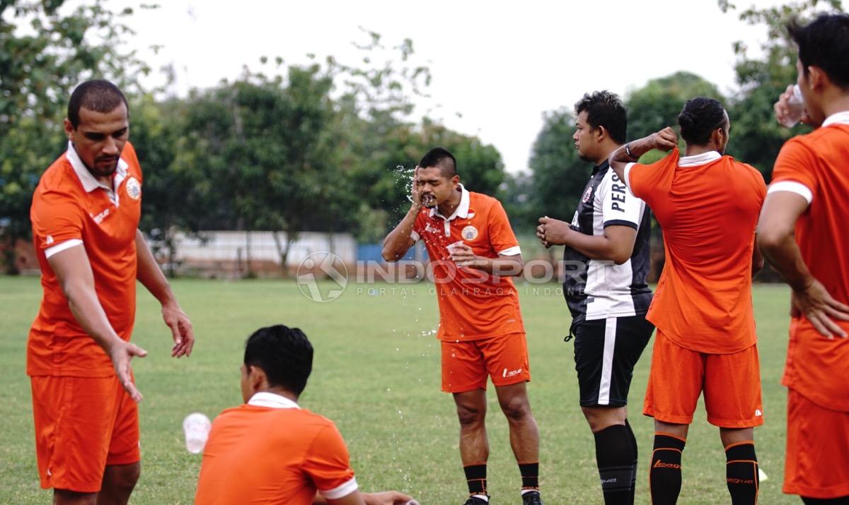 Latihan Persija Jakarta jelang melawan Persib Bandung.