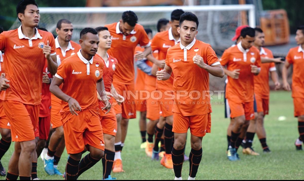 Latihan Persija Jakarta jelang melawan Persib Bandung.