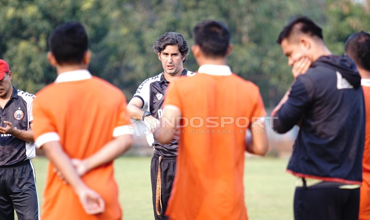 Latihan Persija Jakarta jelang melawan Persib Bandung.