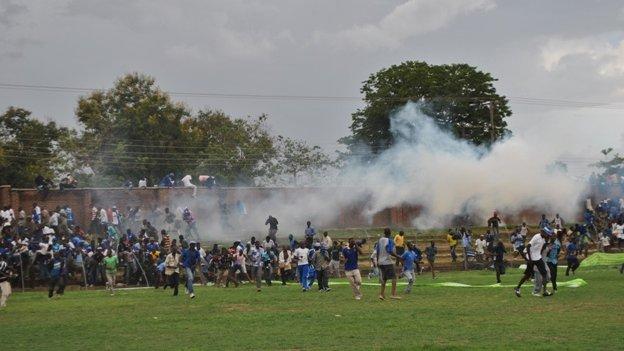 Ilustrasi kericuhan di sepak bola Malawi. Copyright: Malawi24.com