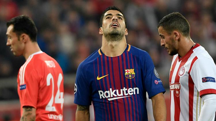 Luis Suarez kecewa usai ditahan imbang 0-0 oleh Olympiakos Piraeus. Copyright: INDOSPORT