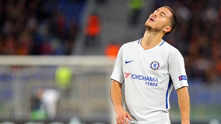 Ekspresi kecewa Eden Hazard usai kalah dari AS Roma. Copyright: INDOSPORT