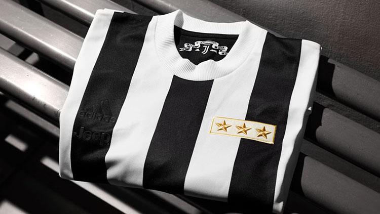 Jersey retro Juventus untuk memperingati hari jadi ke-120 tahun. Copyright: juventus.com
