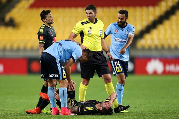 Shaun Evans di laga Wellington Phoenix vs Sydney FC. Copyright: INDOSPORT