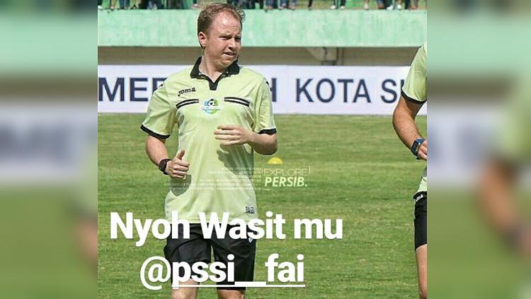 wasit di Laga Persija vs Persib kena murka Bobotoh Copyright: Instagram