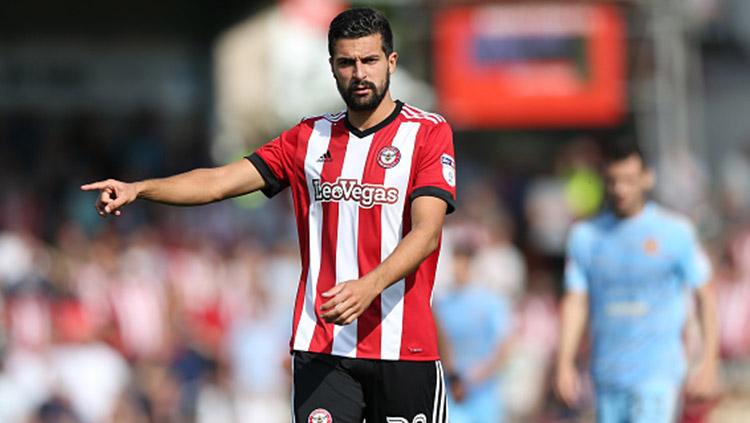 Pemain Brentford, Yoann Barbet. Copyright: INDOSPORT