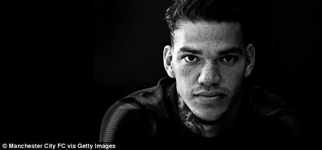 Ederson menjadi kiper termahal di dunia Copyright: -