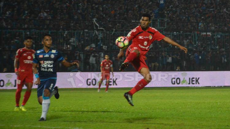 Arema FC vs Semen Padang. Copyright: Taufik Hidayat/INDOSPORT