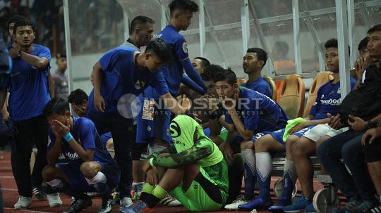 Kesedihan para pemain Persib Bandung U-19.