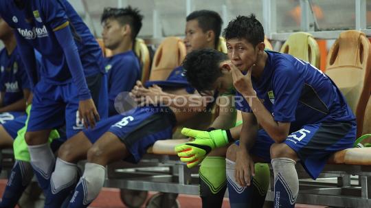 Kesedihan para pemain Persib Bandung U-19.