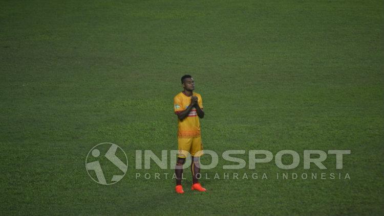 Bek Sriwijaya FC asal Papua,  Marckho Sandy Copyright: INDOSPORT/Muhammad Effendy