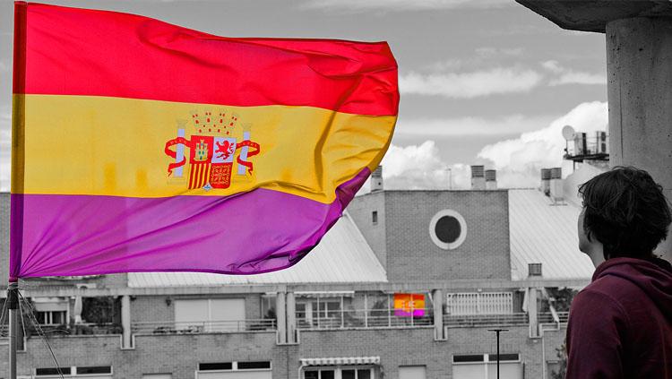 Bendera Republik Spanyol Copyright: deviantart.com