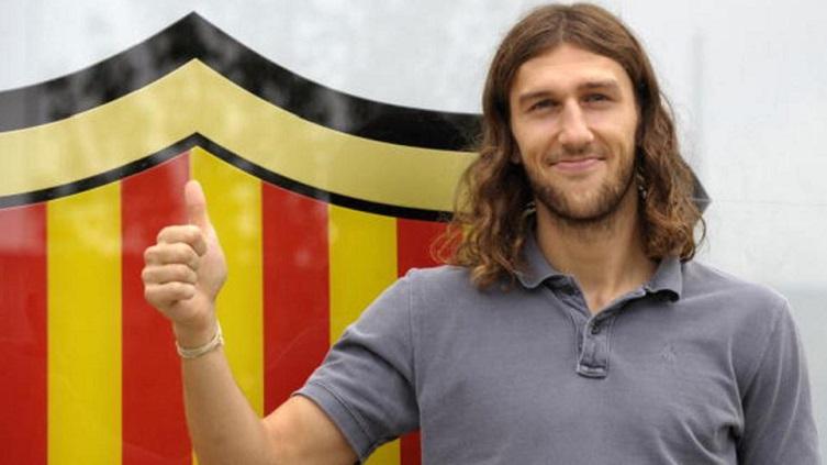 Dmytro Chygrynskiy mantan pemain Barcelona.