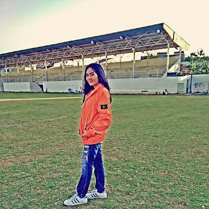 Suporter Persija Jakarta perempuan, Ami Zuhria Copyright: Ami Zuhria