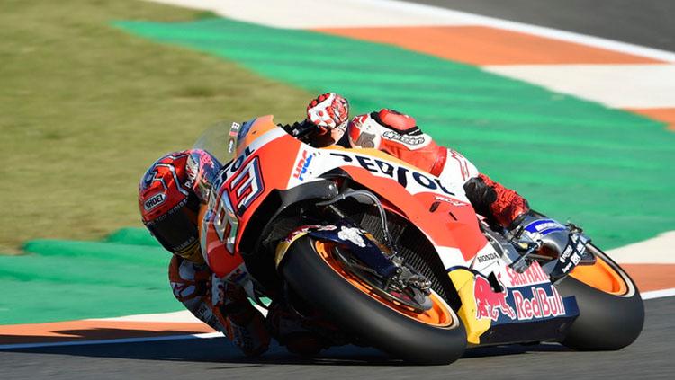 Aksi Marc Marquez di GP Valencia. Copyright: LAT IMAGES