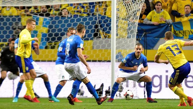 Jakob Johansson mencetak gol ke gawang Buffon. Copyright: Getty Images
