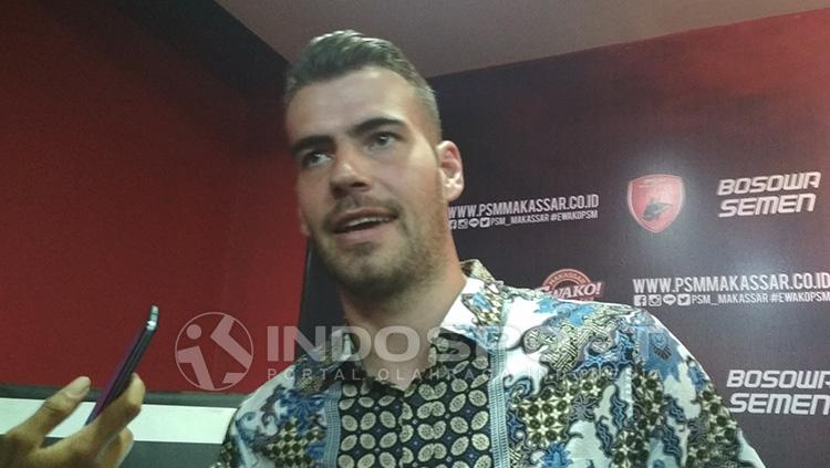 Willem Jan Pluim perpanjang kontrak di PSM. Copyright: Indosport/M Nur Basri