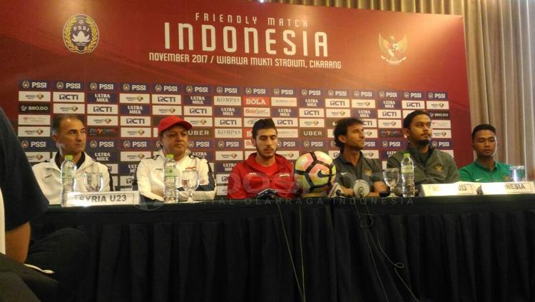 Jumpa Pers Timnas Indonesia U-23 melawan Suriah. Copyright: Zainal Hasan/INDOSPORT