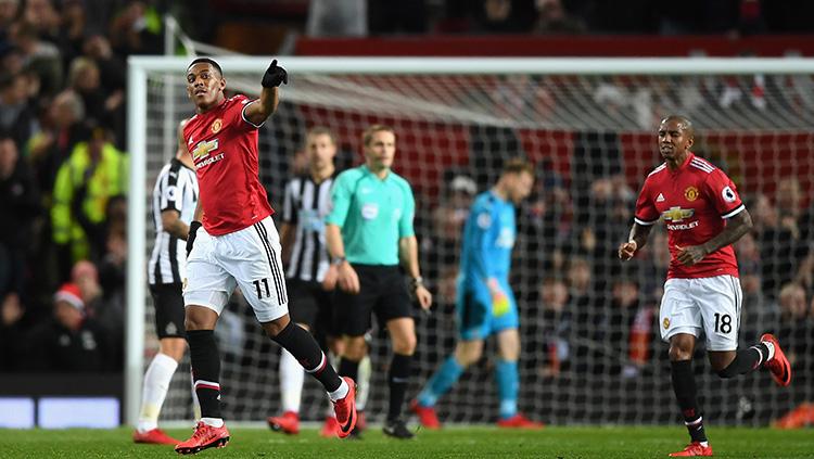 Manchester United berhasil menyamakan kedudukan melalui Anthony Martial. Copyright: Getty Images