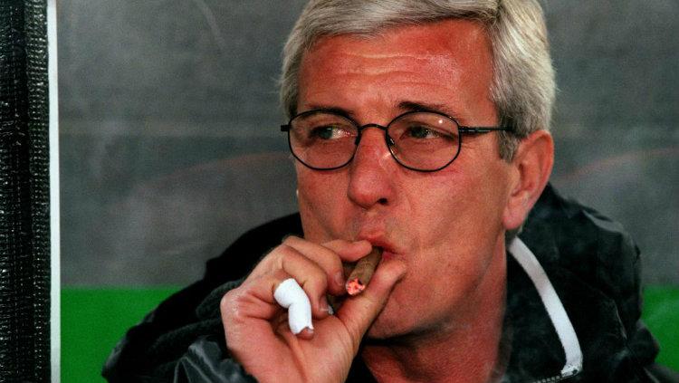 Marcelo Lippi Merokok. Copyright: Sport Vice