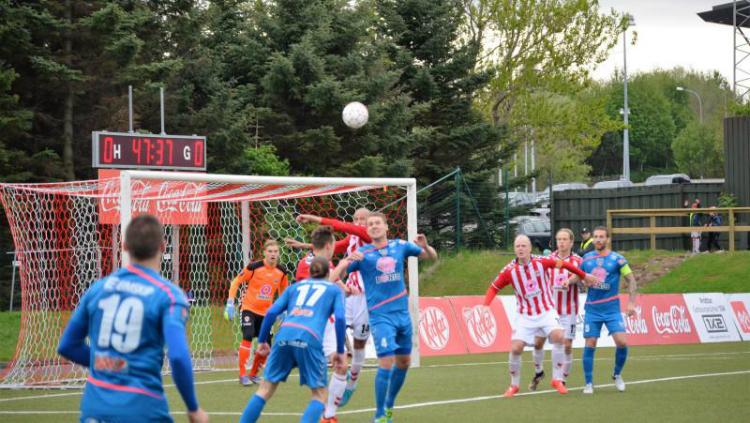 Lapangan Sepakbola di Islandia. Copyright: Marc Boal/Sport Vice