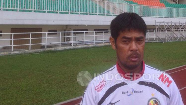 Eks pelatih Semen Padang masuk kandidat pelatih Persib. Copyright: Muhammad Adiyaksa/INDOSPORT