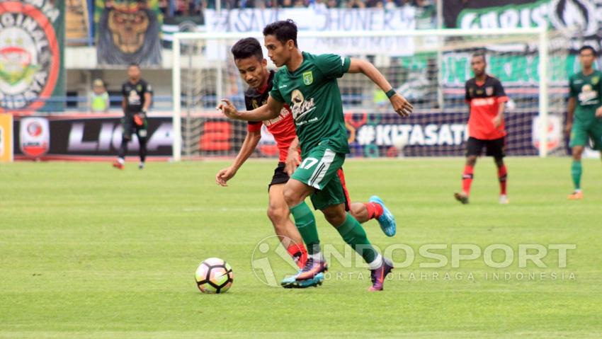 Persebaya vs PSMP Copyright: Arif Rahman/Indosport.com