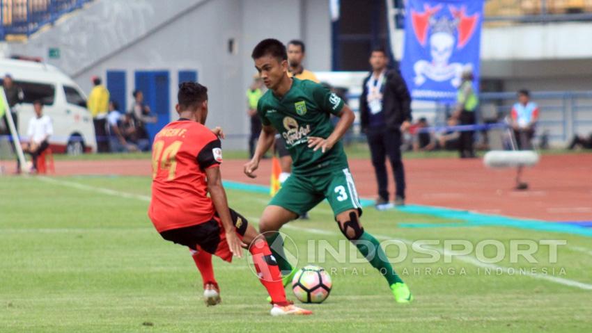 Persebaya vs PSMP Copyright: Arif Rahman/Indosport.com