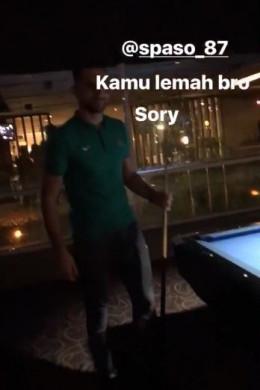 Unggahan Instastory Evan Dimas yang berhasil kalahkan Ilija Spasojevic saat main biliar Copyright: bolasport.com