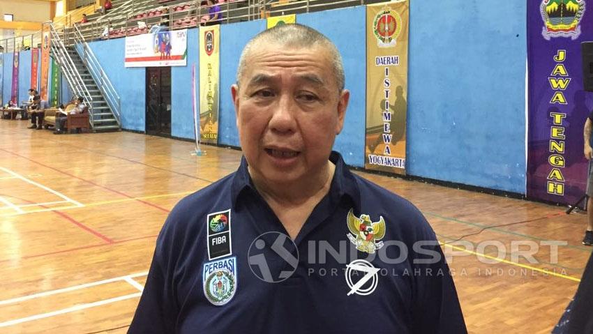 Ketum PB Perbasi, Danny Kosasih dengan Kabid Hukum PB Perbasi, George Fernando Dendeng gelar konferensi pers terkait match fixing IBL.