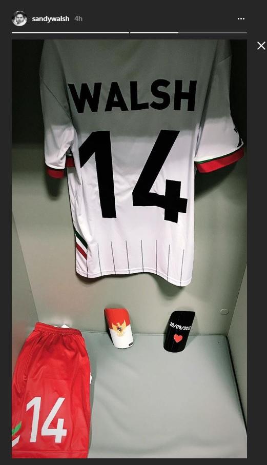 Sandy Walsh pamerkan dekker Garuda jelang menghadapi OGC Nice. Copyright: Instagram.com/sandywalsh