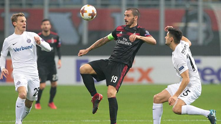 Leonardo Bonucci saat melawan FK Austria Vienne. Copyright: INDOSPORT