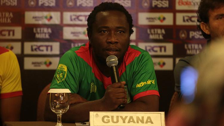 Pelatih Guyana, Wayne Dover. Copyright: Petrus Manus Da Yerimon