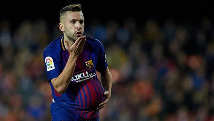 Selebrasi Jordi Alba usai cetak gol. Copyright: INDOSPORT