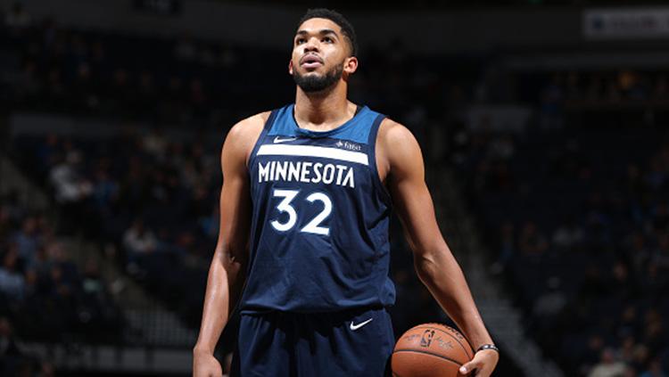 Karl-Anthony Towns mencatat double-double. Copyright: INDOSPORT