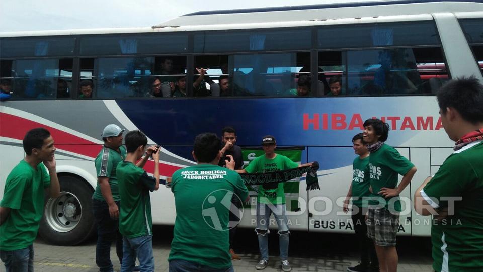 Smeck Holigan Jabotabek Pede Kawal PSMS Hadapi Persebaya. Copyright: Zainal Hasan/Indosport.com