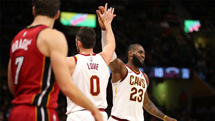 LeBron James dan Kevin Love. Copyright: INDOSPORT