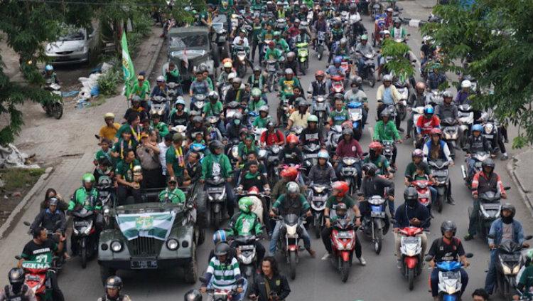 Ribuan Bonek merayakan gelar juara Persebaya Copyright: Emosi Jiwaku