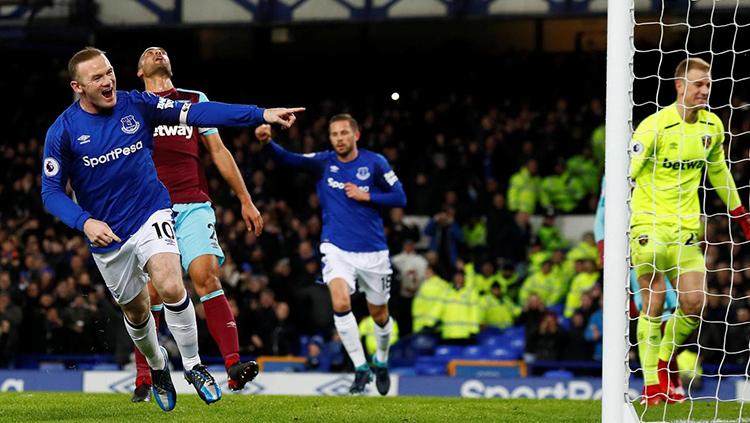 Selebrasi Wayne Rooney yang mencetak hattrick