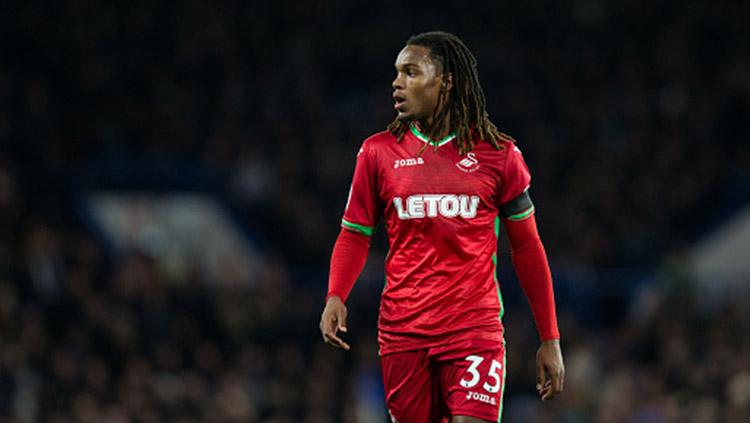 Pemain Bayern Munchen yang tengah dipinjamkan ke Swansea City, Renato Sanches. Copyright: Getty Images