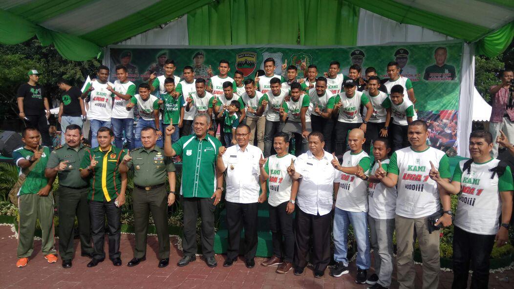 Suasana penyambutan tim PSMS Medan Copyright: INDOSPORT/Kesuma Ramadhan