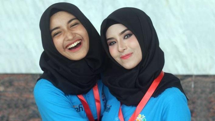 Dua relawan cantik di Aceh Solidarity Cup 29017 Copyright: Instagram@garudarevolution