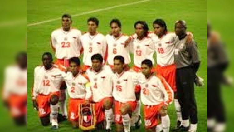 Skuat Persija Jakarta saat melawan Kashima pada tahun 200/2001. Copyright: Istimewa