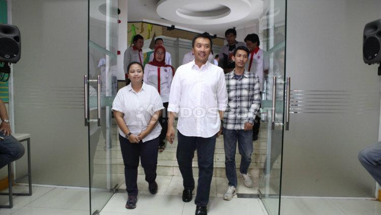 Menpora Imam Nahrawi bersama panitian Journalist Games II Copyright: INDOSPORT/Herry Ibrahim