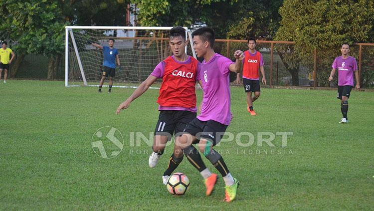 Nur Iskandar, winger SFC yang sudah ikut sesi latihan jelang musim baru. Copyright: Indosport/M Effendi