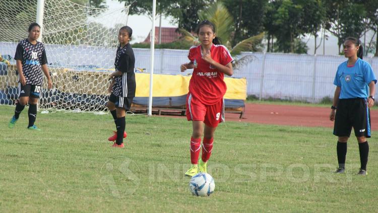 Hanipah Halimatusyadiah di atas lapangan. Copyright: INDOSPORT