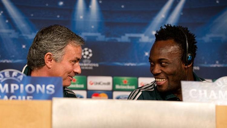 Michael Essien dan Jose Mourinho. - INDOSPORT